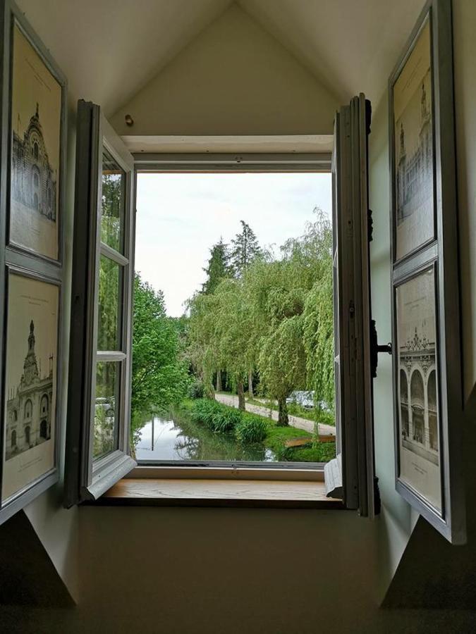 Le Moulin De Corneil Bed & Breakfast Mezilles Exterior photo