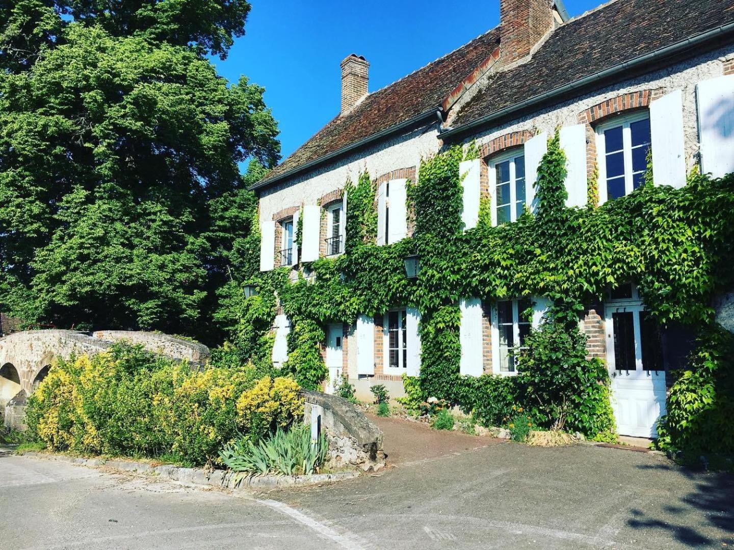 Le Moulin De Corneil Bed & Breakfast Mezilles Exterior photo